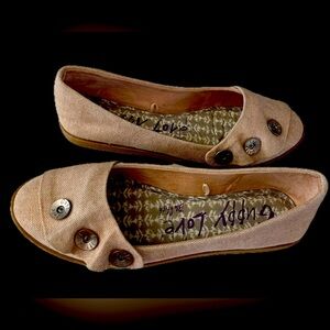 Blowfish/ Malibu brand “guppy love”  Canvas  Button Flats/Loafers.  Size 7